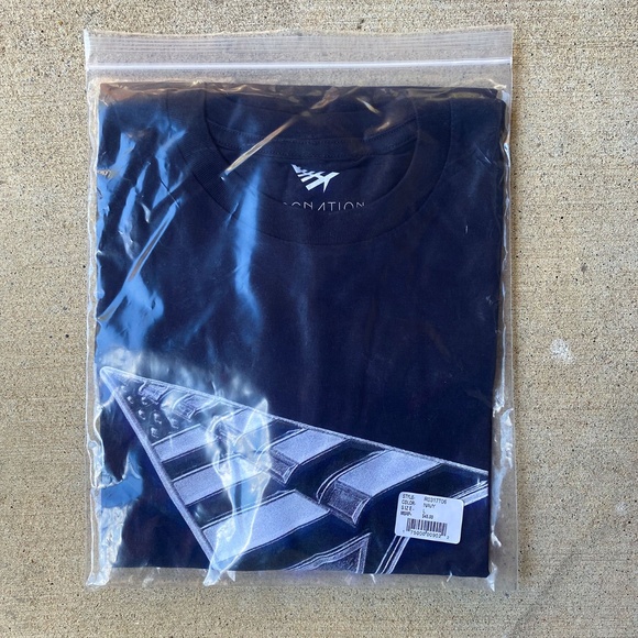 NWT Paper Planes / Roc Nation Logo Tee - Picture 1 of 4